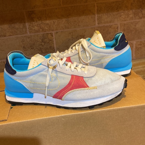 Nike size 8.5 sneakers good condition - Picture 2 of 5